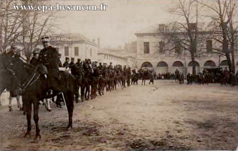 Besançon - Chamars - Revue militaire